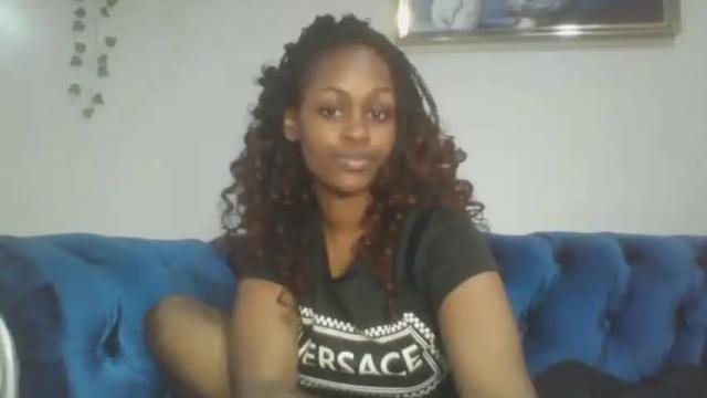Image 8 of embermalkia_101 Stream on Chaturbate on 14 months ago