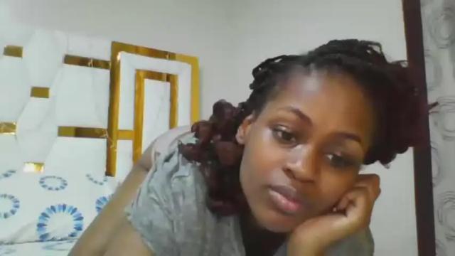 Image 3 of embermalkia_101 Stream on Chaturbate on 14 months ago