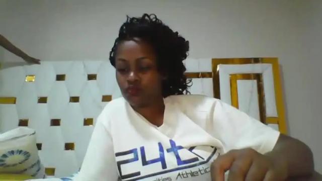 Image 6 of embermalkia_101 Stream on Chaturbate on 14 months ago