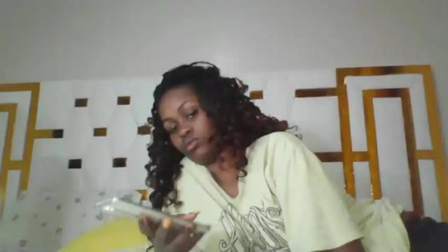 Image 7 of embermalkia_101 Stream on Chaturbate on 14 months ago
