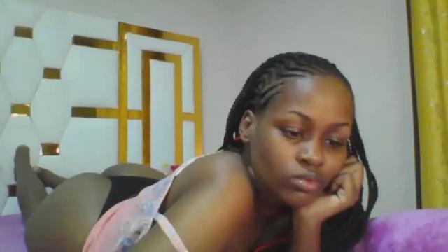 Image 8 of embermalkia_101 Stream on Chaturbate on 13 months ago