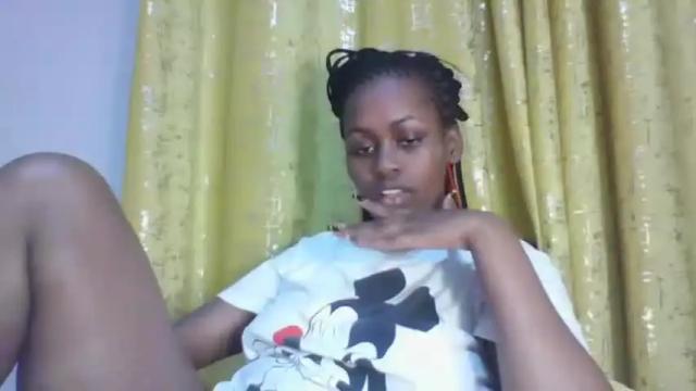 Image 3 of embermalkia_101 Stream on Chaturbate on 13 months ago