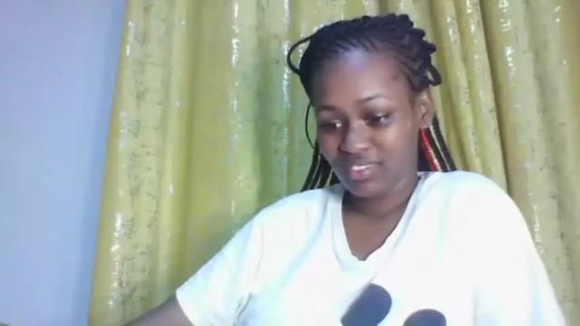 Image 6 of embermalkia_101 Stream on Chaturbate on 13 months ago
