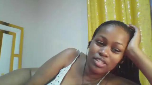Image 10 of embermalkia_101 Stream on Chaturbate on 13 months ago