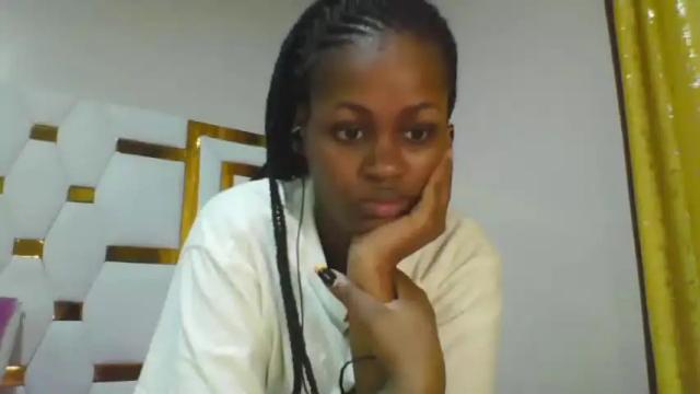 Image 12 of embermalkia_101 Stream on Chaturbate on 13 months ago