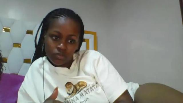 Image 4 of embermalkia_101 Stream on Chaturbate on 13 months ago