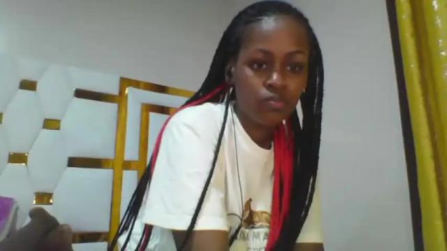 Image 8 of embermalkia_101 Stream on Chaturbate on 13 months ago