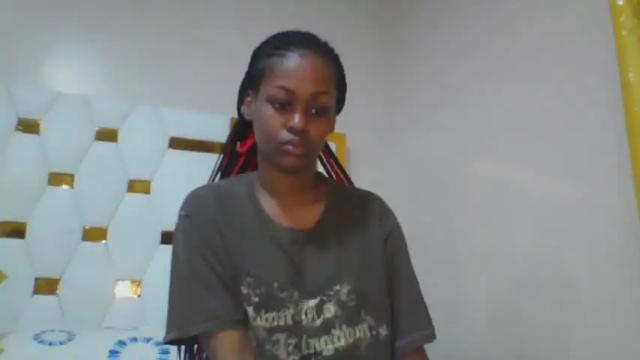 Image 2 of embermalkia_101 Stream on Chaturbate on 13 months ago