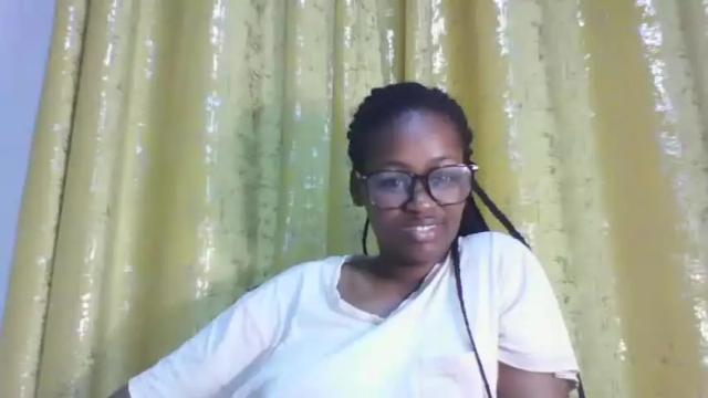 Image 10 of embermalkia_101 Stream on Chaturbate on 13 months ago