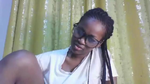 Image 12 of embermalkia_101 Stream on Chaturbate on 13 months ago
