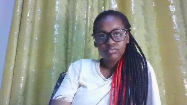 Image 4 of embermalkia_101 Stream on Chaturbate on 13 months ago