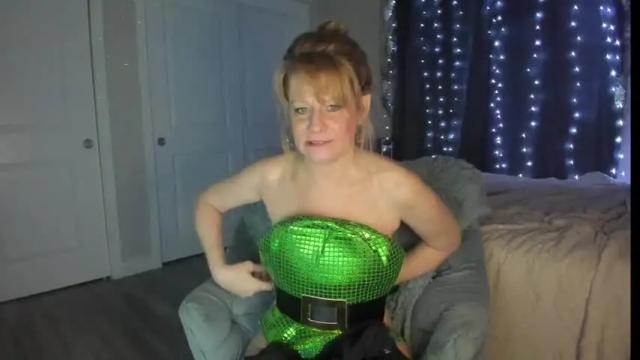 Image 11 of emberpheonixxx Stream on Chaturbate on 14 months ago