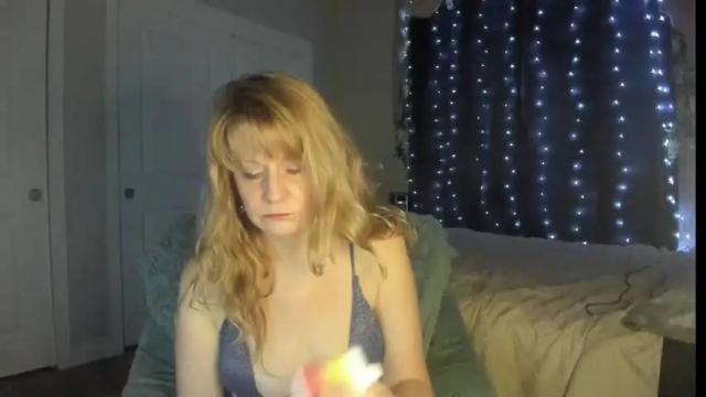 Image 12 of emberpheonixxx Stream on Chaturbate on 14 months ago