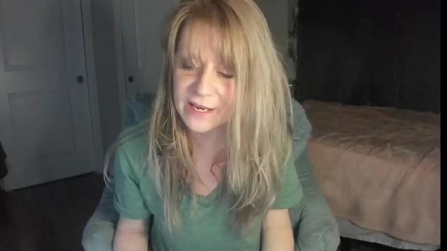 Image 12 of emberpheonixxx Stream on Chaturbate on 13 months ago