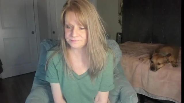 Image 3 of emberpheonixxx Stream on Chaturbate on 13 months ago