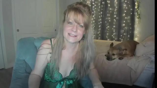 Image 7 of emberpheonixxx Stream on Chaturbate on 13 months ago