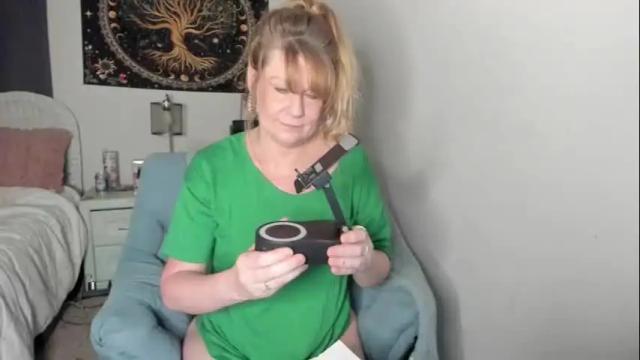 Image 2 of emberpheonixxx Stream on Chaturbate on 2 days ago