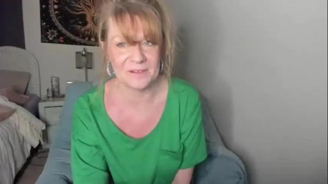 Image 8 of emberpheonixxx Stream on Chaturbate on 2 days ago
