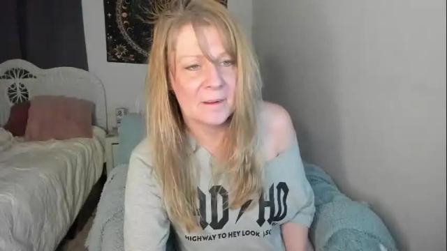Image 6 of emberpheonixxx Stream on Chaturbate on 1 month ago