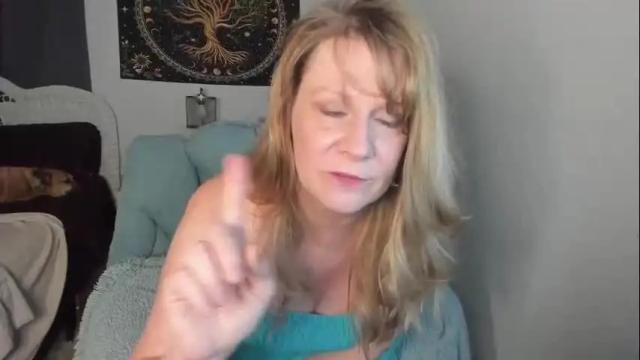 Image 11 of emberpheonixxx Stream on Chaturbate on 1 month ago