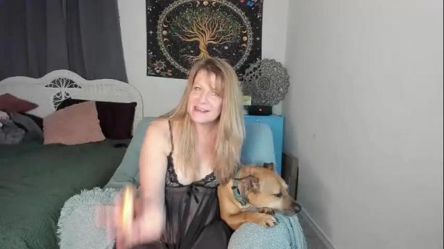 Image 11 of emberpheonixxx Stream on Chaturbate on 26 days ago