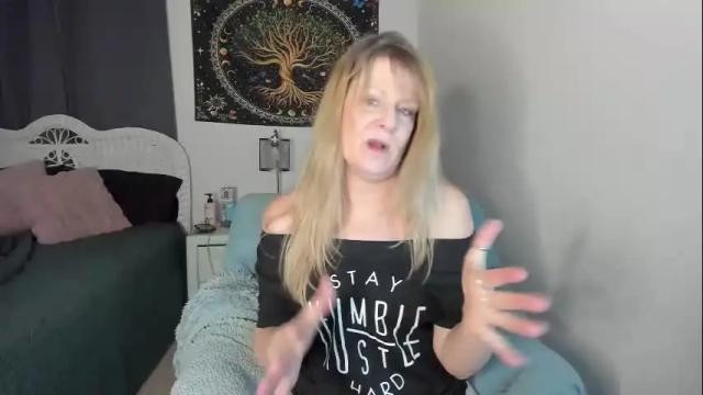 Image 10 of emberpheonixxx Stream on Chaturbate on 21 days ago