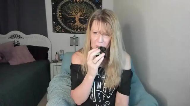 Image 4 of emberpheonixxx Stream on Chaturbate on 21 days ago