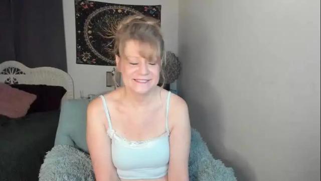 Image 3 of emberpheonixxx Stream on Chaturbate on 19 days ago