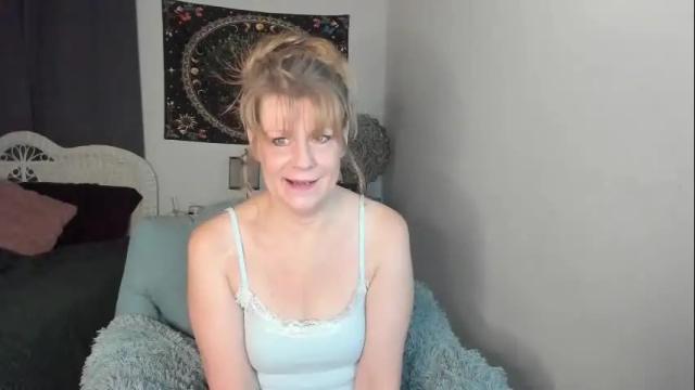 Image 4 of emberpheonixxx Stream on Chaturbate on 19 days ago