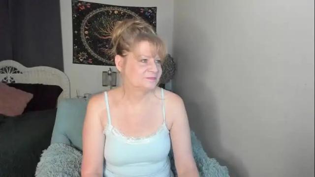 Image 8 of emberpheonixxx Stream on Chaturbate on 19 days ago