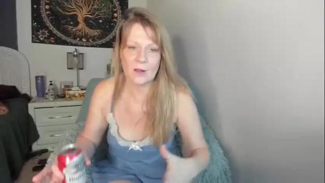 Image 10 of emberpheonixxx Stream on Chaturbate on 10 days ago