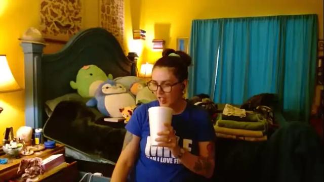 Image 8 of emberskies Stream on Chaturbate on 17 months ago
