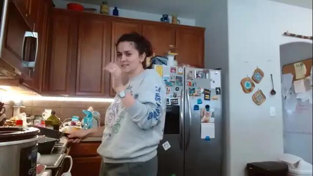 Image 3 of emberskies Stream on Chaturbate on 15 months ago