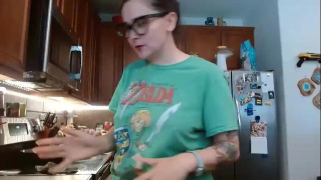 Image 3 of emberskies Stream on Chaturbate on 15 months ago