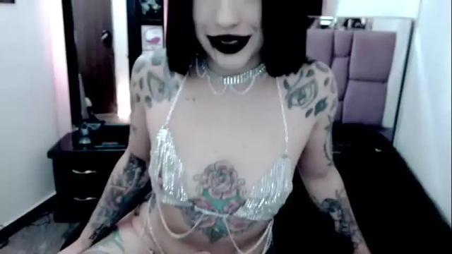 Image 7 of emearld_black Stream on Chaturbate on 9 days ago