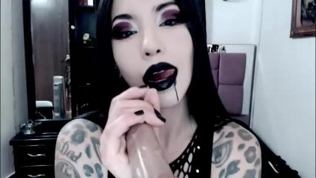 Image 2 of emearld_black Stream on Chaturbate on 4 months ago