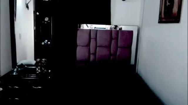 Image 4 of emearld_black Stream on Chaturbate on 23 days ago