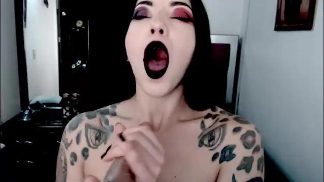 Image 7 of emearld_black Stream on Chaturbate on 23 days ago