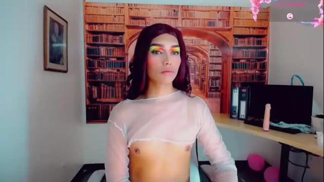 Image 8 of emeli_roushot Stream on Chaturbate on 1 month ago