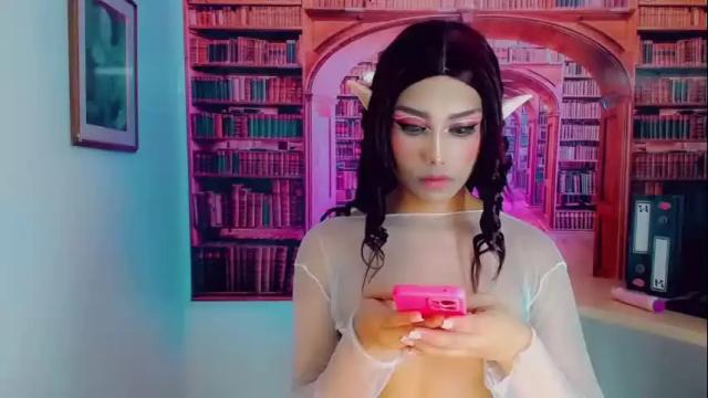 Image 12 of emeli_roushot Stream on Chaturbate on 1 month ago