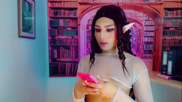 Image 6 of emeli_roushot Stream on Chaturbate on 1 month ago
