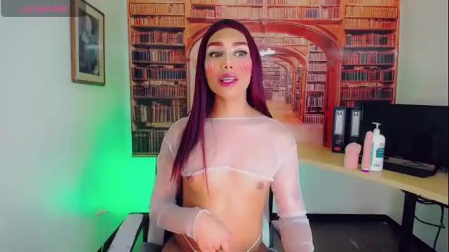 Image 2 of emeli_roushot Stream on Chaturbate on 7 days ago