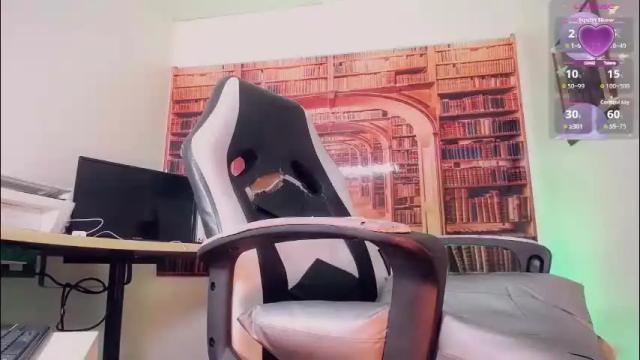 Image 2 of emeli_roushot Stream on Chaturbate on 2 months ago