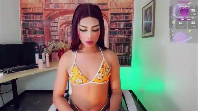 Image 7 of emeli_roushot Stream on Chaturbate on 2 months ago