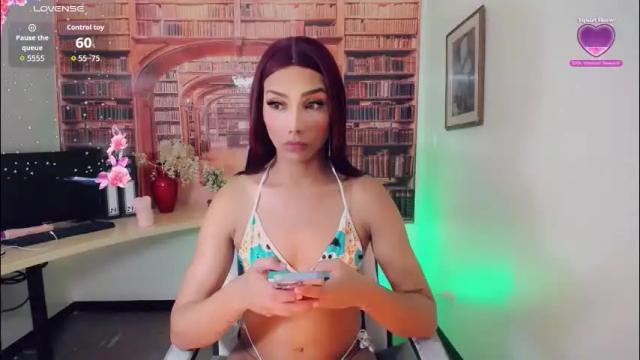 Image 12 of emeli_roushot Stream on Chaturbate on 1 month ago
