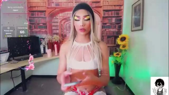 Image 2 of emeli_roushot Stream on Chaturbate on 1 month ago