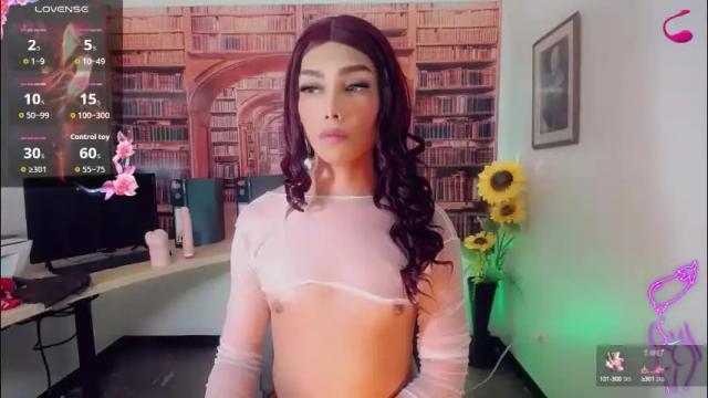 Image 10 of emeli_roushot Stream on Chaturbate on 1 month ago