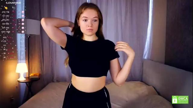 Image 3 of emelianae Stream on Chaturbate on 29 days ago