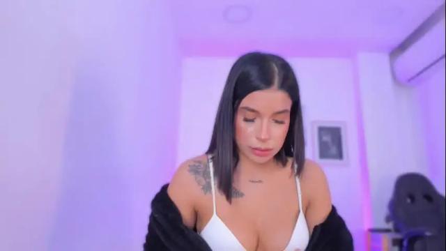 Image 2 of emelie_89 Stream on Chaturbate on 1 month ago