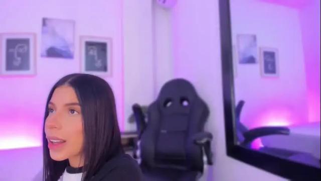 Image 11 of emelie_89 Stream on Chaturbate on 1 month ago